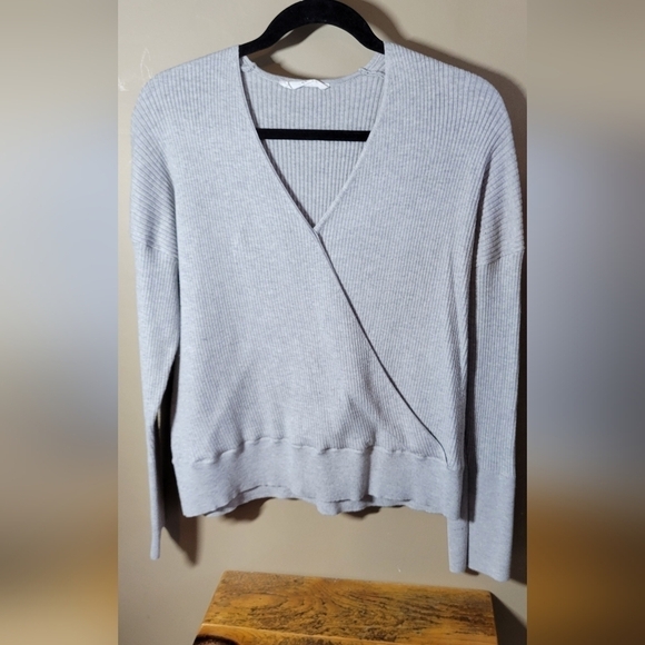 Elodie XL wool bleand faux wrap style sweater light grey v neck lightweight - Picture 2 of 8